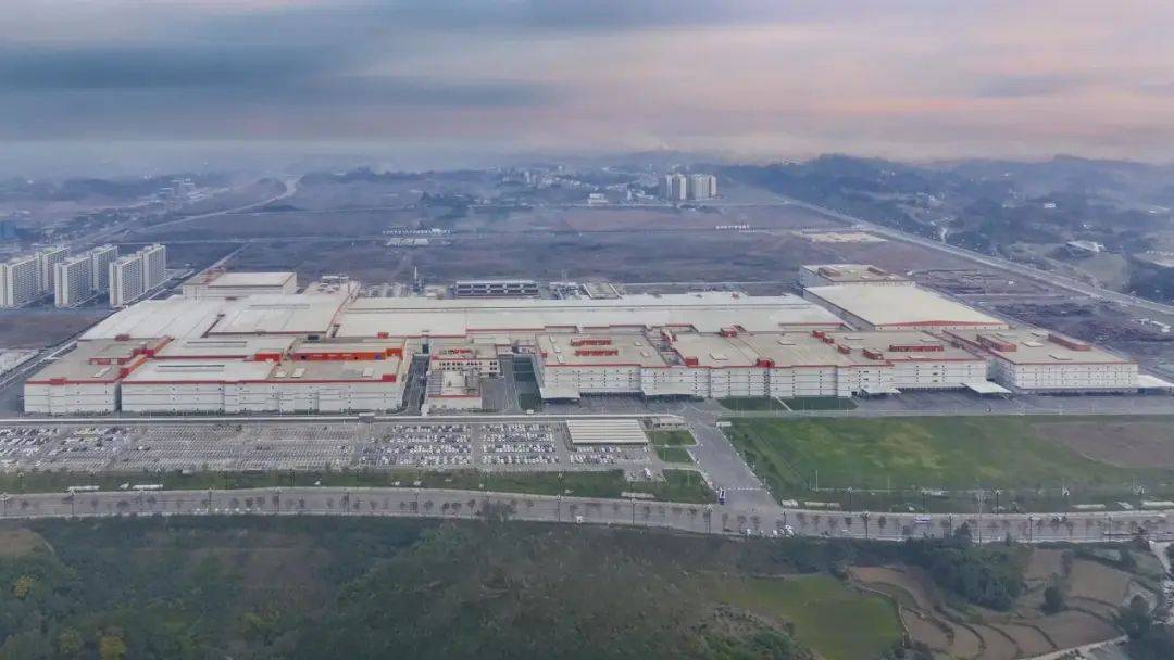 “時(shí)代長安”標(biāo)準(zhǔn)電芯下線，長安汽車攜手伙伴加速進(jìn)軍動(dòng)力電池領(lǐng)域